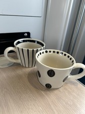Coppia di tazzine da caffè Joyye bianche e nere a righe e macchie in pietra NUOVE