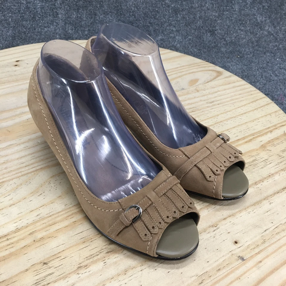 Whats What by Aerosoles Sandals Womens 8.5 Tan Kiltie Pump Suede Peep Toe Heels - Image 3 of 4