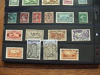 MIDDLE EAST SELECTION OF MINT & USED STAMPS LITTLE DUPLICATION