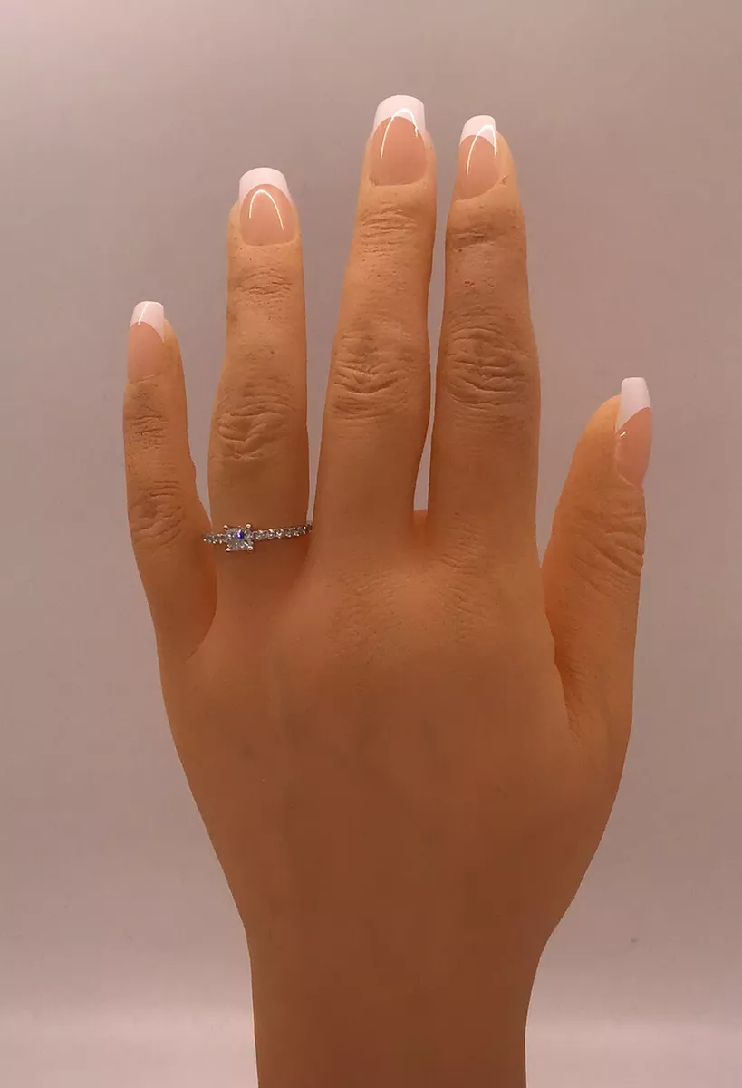 Leo 1 carat diamond shop princess cut