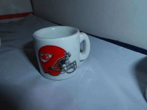 1 1990's NFL FOOTBALL MINI PORCELAIN MUG CUP YOU CHOOSE TEAM + 5 BONUS CARDS - Picture 31 of 80