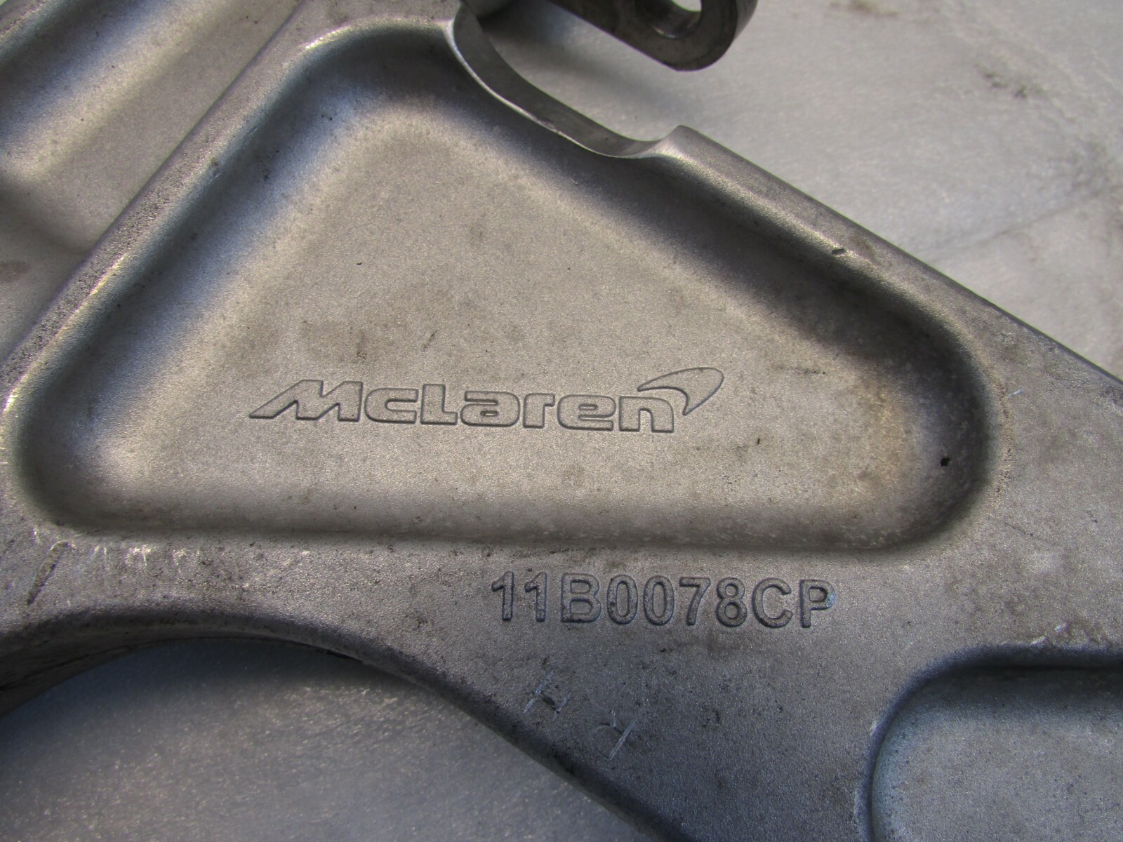 2011-2017 MCLAREN MP4-12C 650S RIGHT REAR UPPER CONTROL ARM OEM 11B0078CP