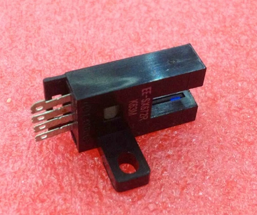 1 PCS NEW Omron Photoelectric Switch Sensor EE-SX672R
