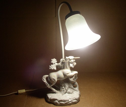 Vintage MCM Porcelain Ceramic Unicorn Electric Desk/Table Lamp Lustreware & Gold