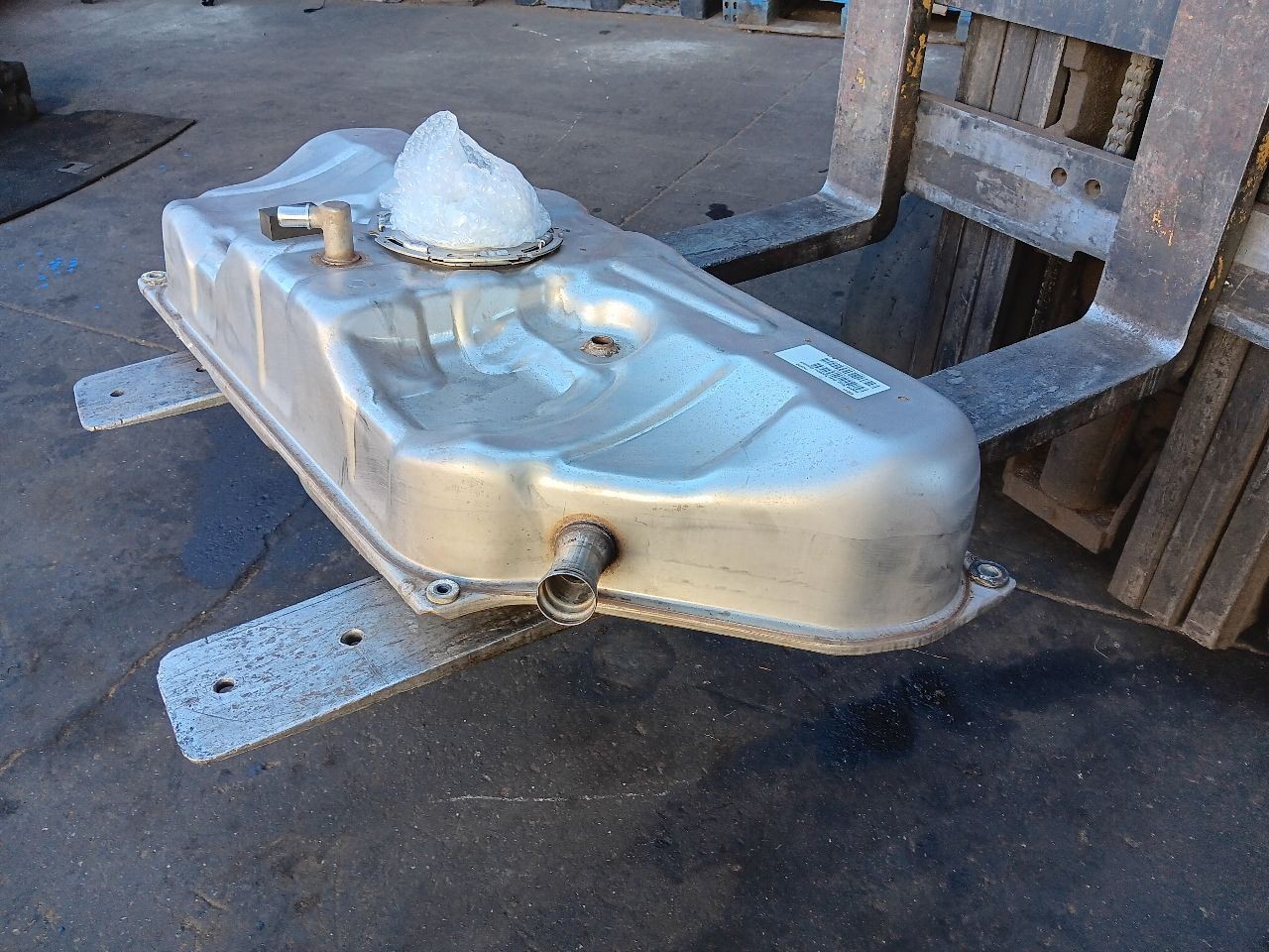 2014-2020 BMW I8 Fuel Tank Gasoline Holder 16117393746 