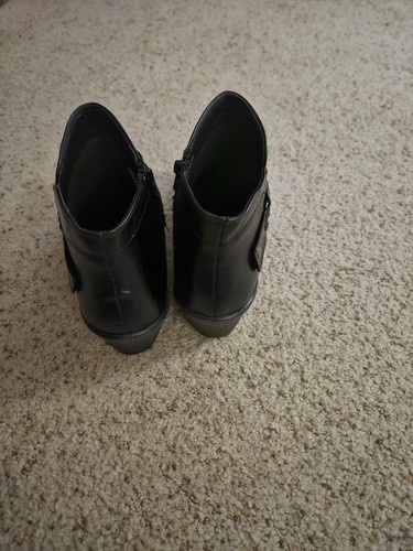 Easy Street Damita Women's Boot - Picture 2 of 6