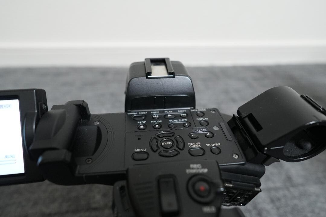 SONY HXR-NX3 NXCAM Camcorder 1/3 type Full HD 3CMOS 126*10h