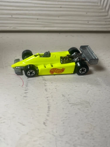 Hot Wheels Mattel 1982 Indy Formula 1 Race Diecast Car Yellow Green Neon Vintage
