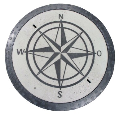 Kanaldeckel Schachtdeckel  Stern Windrose betongrau m. Himmelsrichtung