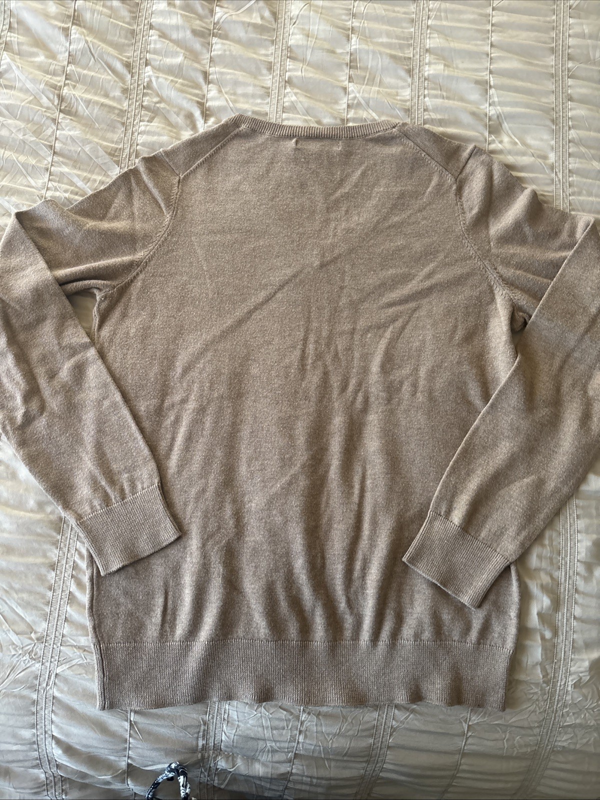 Amazon Essentials Women's V-Neck Pullover  Sweate… - image 3