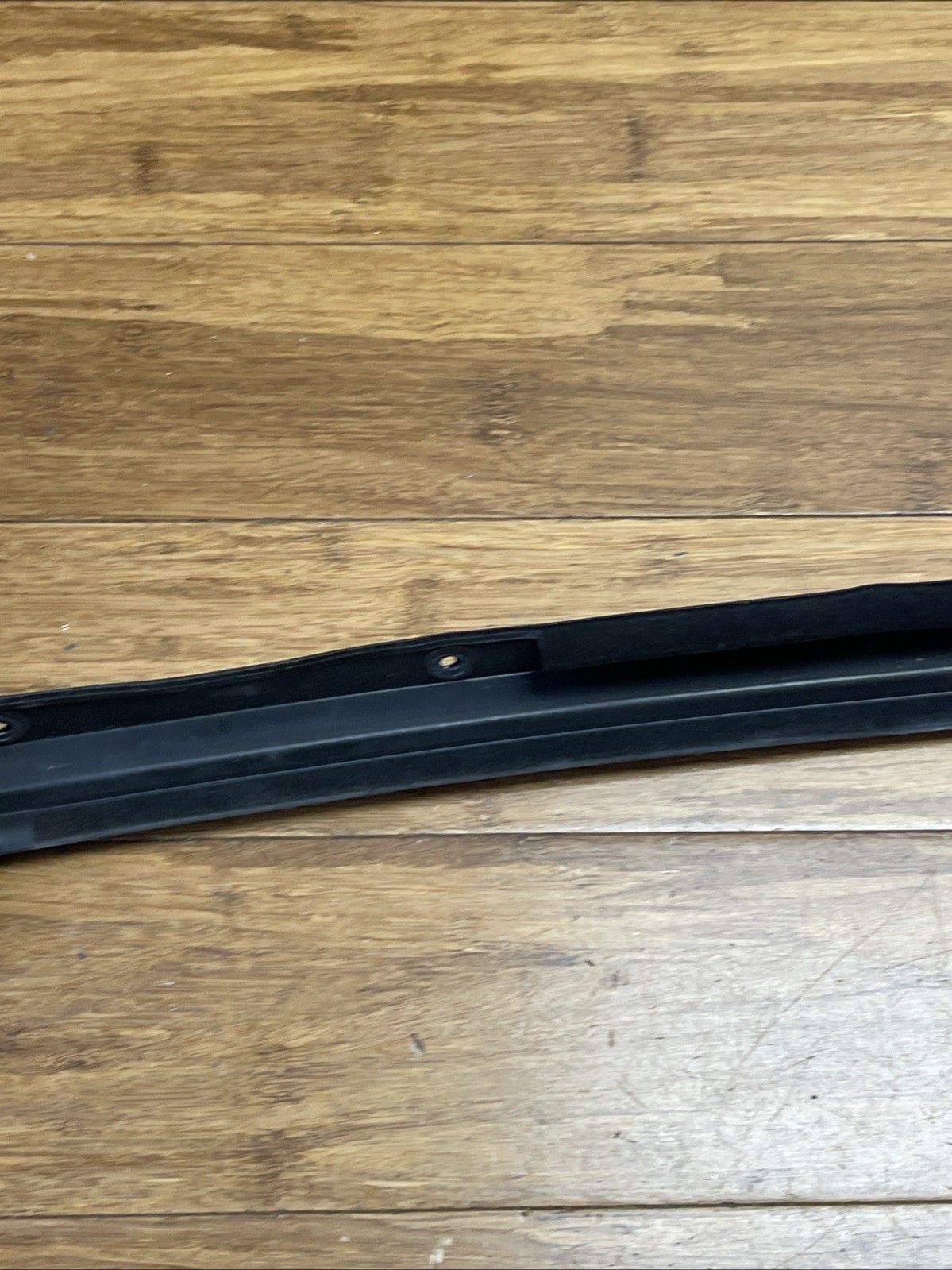 2017-2023 Ferrari Portofino F164 Rear Right Quarter Window Seal 771600 OEM