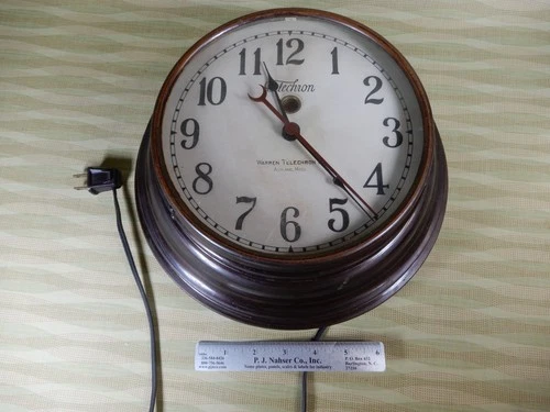 Warren Telechron Early 407 Metal Case Clock - Runs Accurately - 7" Diameter