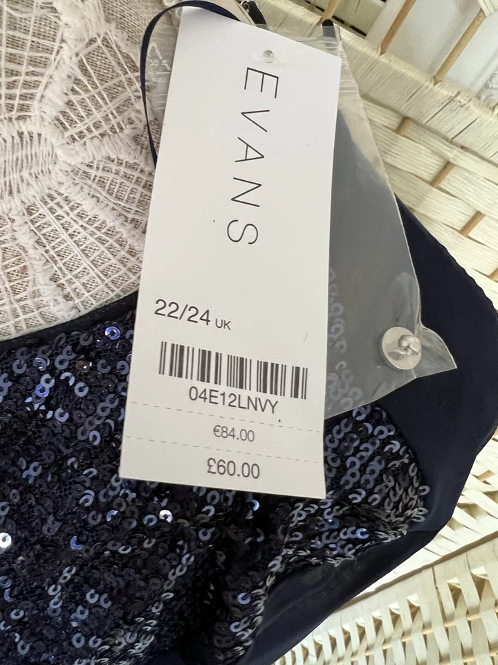 Evans Maxi Dress Size 22/24, Christmas,Ballgown,Sequin,Embellished,Cruise. G1 - Image 4 of 4