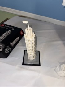 LEGO ARCHITECTURE: The Leaning Tower of Pisa (21015) With Box