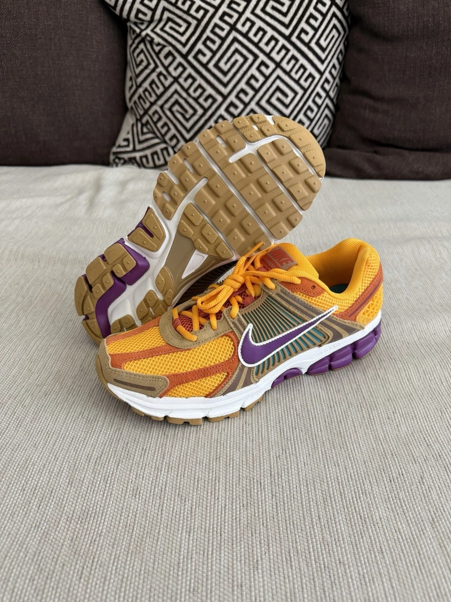 Nike Zoom Vomero 5 University Gold Viotech HF1553-702 Mens  display picture 3