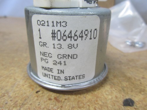 BCP 82317288 OIL PRESSURE GAUGE 06464910, 0-80 PSI, GR.13. 8V, 2" FACE - Picture 3 of 9