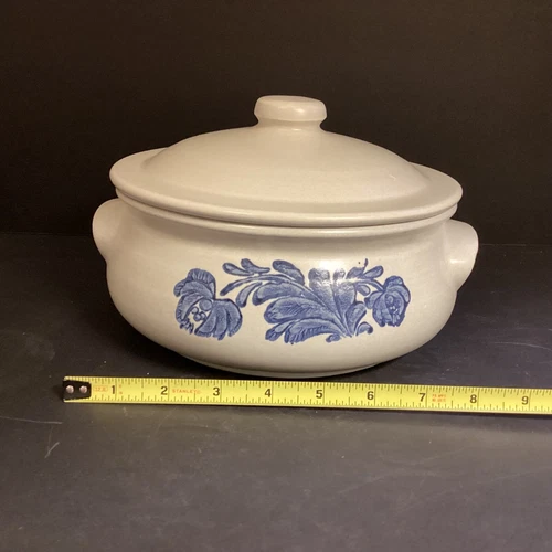 Vintage 1977-83 Pfaltzgraff Folk Art Yorktowne Covered Casserole Baker Blue 315Y