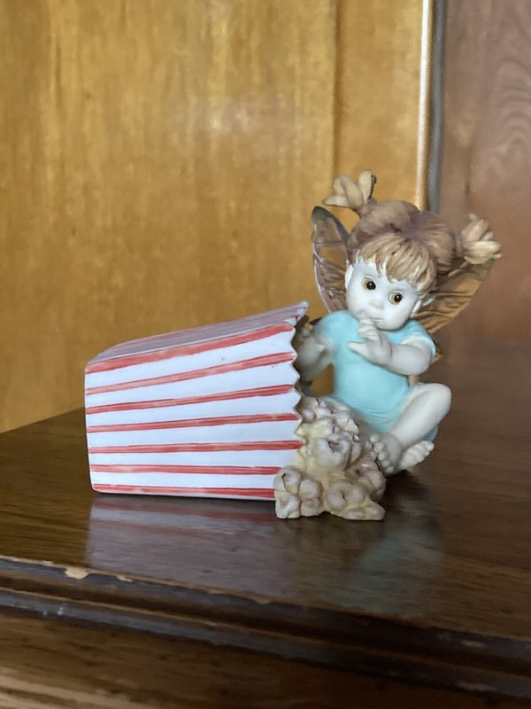 Enesco My Little Kitchen Fairies "Sneaky Popcorn Fairie" 2003