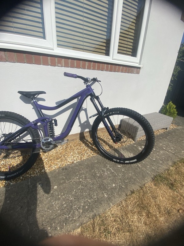 Full Suspension Mountain Bike Giant Reign SX