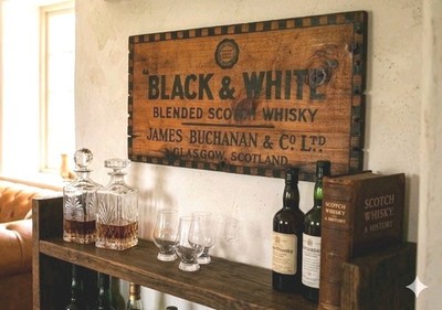 Vintage James Buchanan Co LTD Black & White Blended Scotch Whisky Whiskey Crate