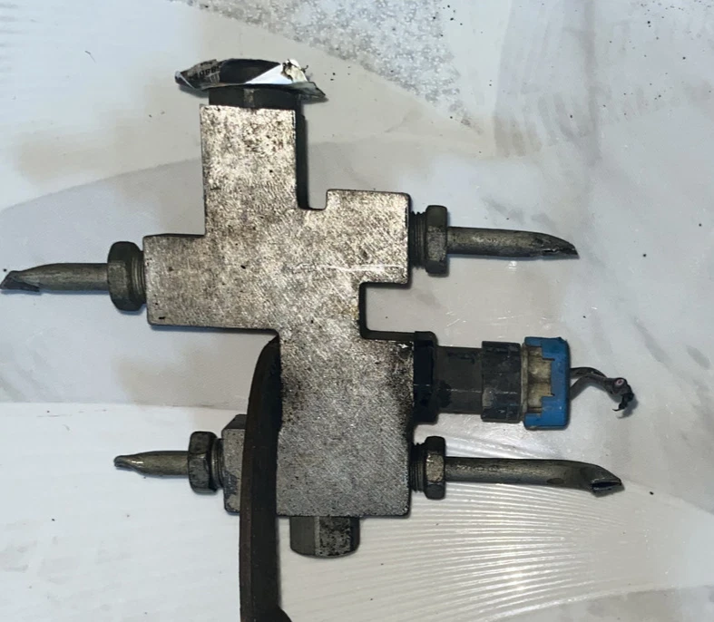 2003-2006 雪佛兰索罗德 1500 制动比例阀 4 行 — 第 3/3 张图片