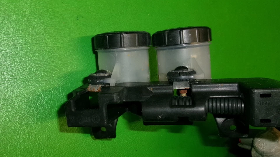 Can Am Maverick X3 2019 turbo pedal de freno cilindro maestro depósitos de fluido Foto 4 de 4