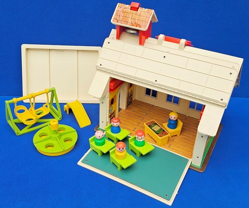 FISHER PRICE PLAY FAMILY HOUSE LITTLE PEOPLE VINTAGE 1971 CASA DA GIOCO ANNI 70 GIALLO - Foto 4 di 6
