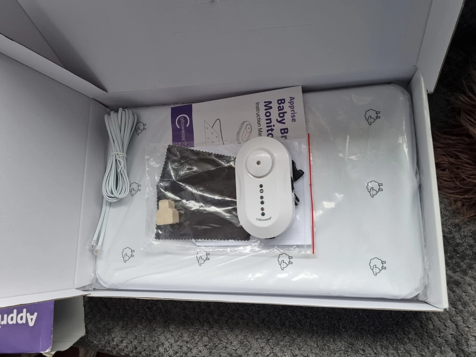 £150 CALLOWESSE Apprise Baby Breathing Monitor Twin Pad Set Perfect condition