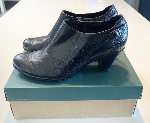 Clarks Bendables Women's Booties Leather Chunky Heels Black Zipper Size 8.5 W - Picture 6 of 11