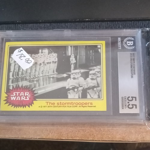 1977 Topps Star Wars #113 Ben hides from Imperial stormtroopers! — BGS 5.5