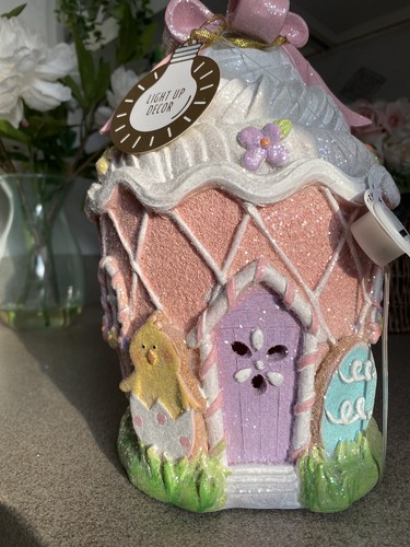 Light Up Pink Pastel Easter Cupcake Gingerbread House NWT 10in FREE SHIP - Picture 4 of 17