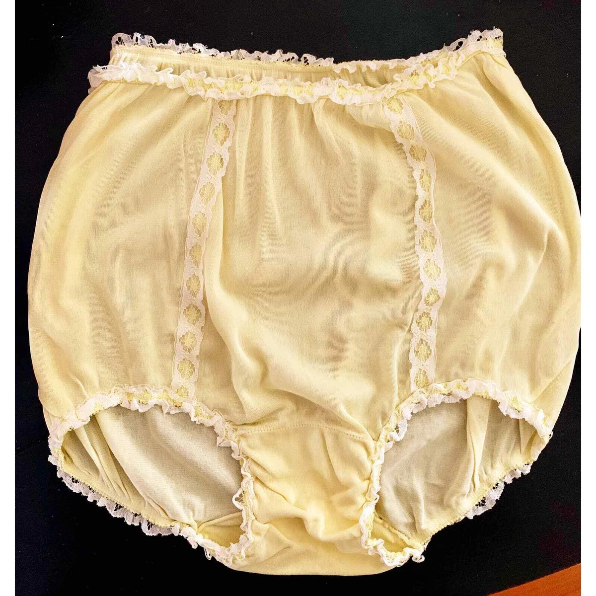 Vintage granny panties yellow ruffle size 7 lace trim high waist