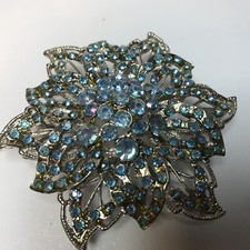 Blue Rhinestones In Flower Shape Set In Silvertone Vintage belt buckle