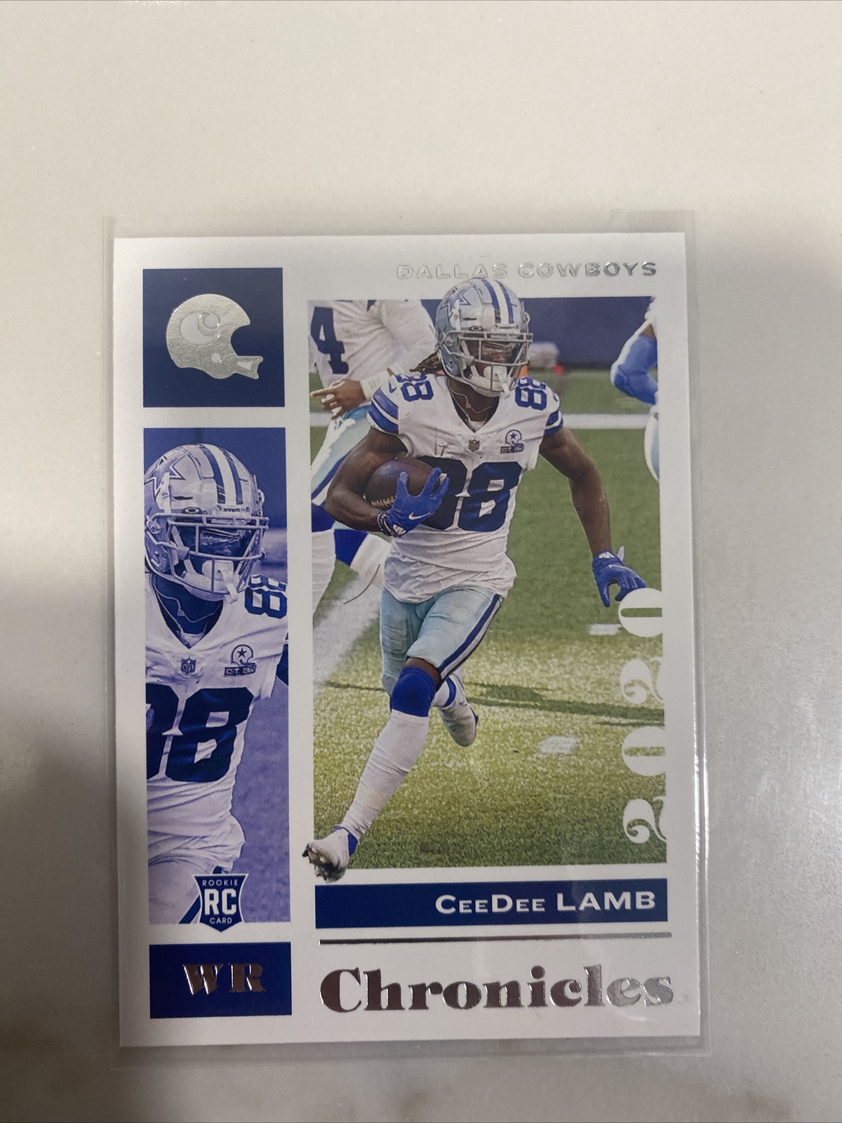 2020 Panini Chronicles CeeDee Lamb Base Rookie RC #25 Dallas Cowboys