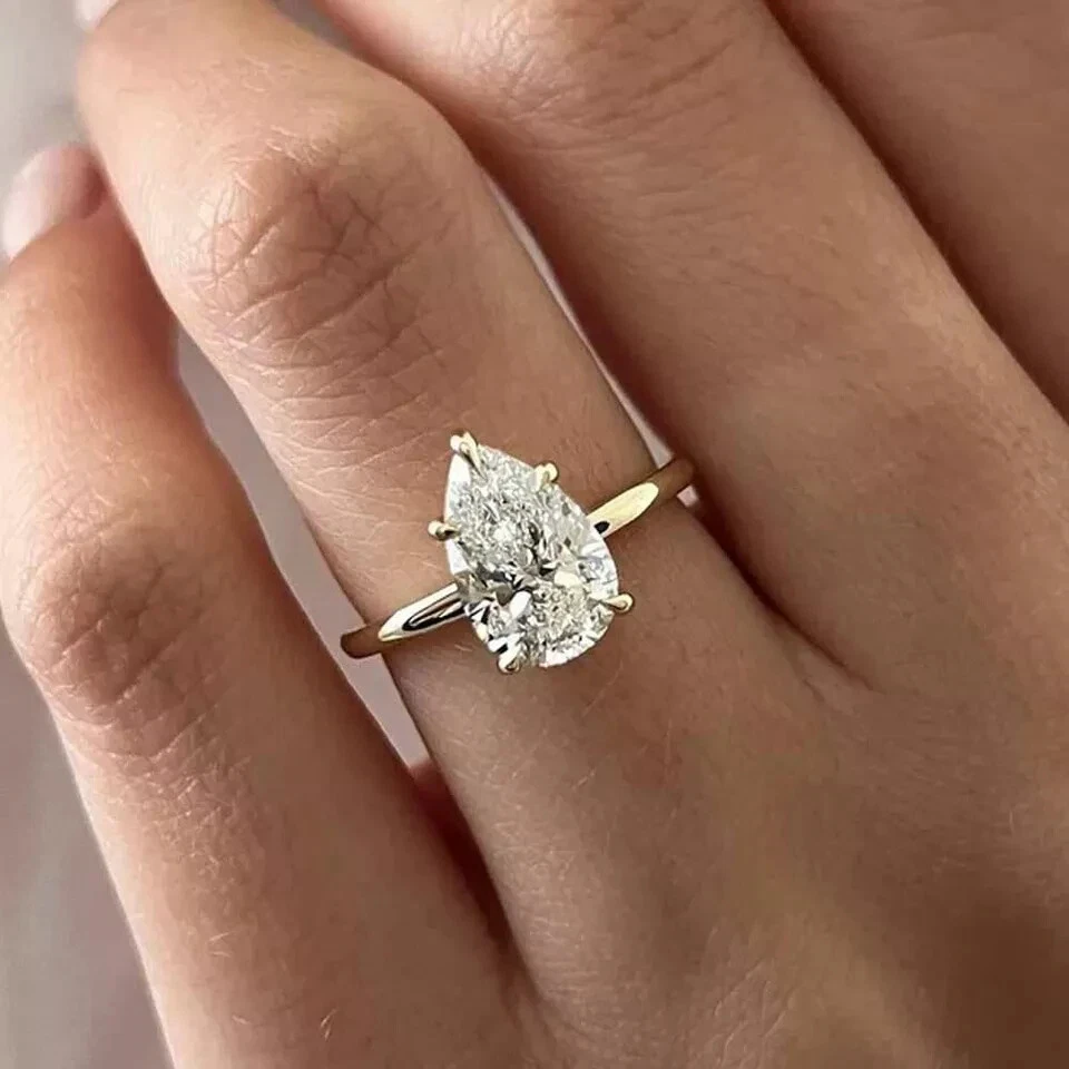 Anillo de compromiso 2 CTW corte pera creado en laboratorio chapado en oro amarillo de 14 k Foto 4 de 4