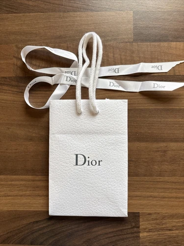 Petit sac blanc Dior parfait pour bijoux