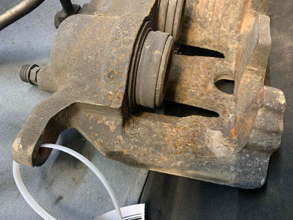 Fits 2012-2016 Chrysler Town & Country Left Caliper OEM#:68144161AA Foto 2 de 4