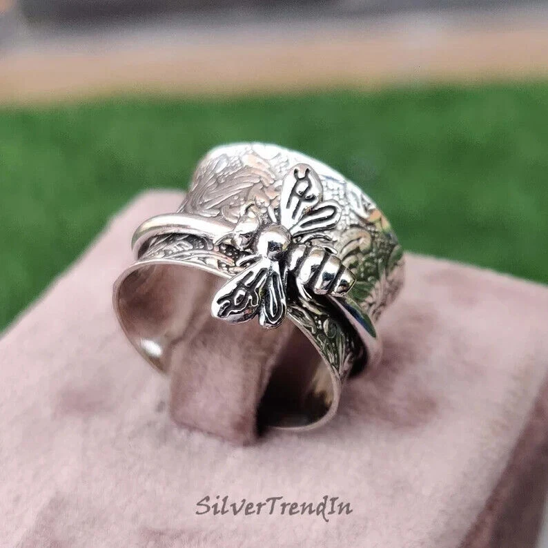 Bee spinner hotsell ring