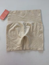 NWT! Yummie Women's Sz M/L Isla Nylon Seamless Shaping Shorts YT6-577 Cream