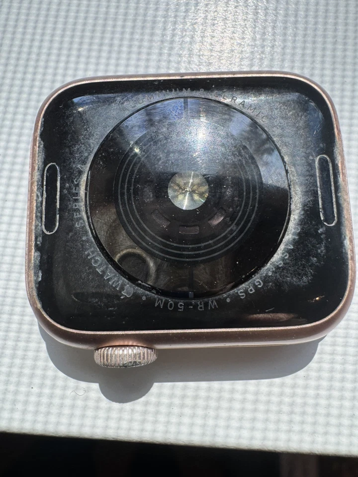 Apple Watch Series 4 40 mm Rose Gold Aluminum Case GPS - Image 3 of 4