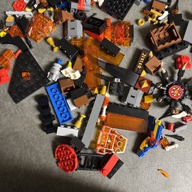 LEGO NEXO KNIGHTS: Jestro's Volcano Lair (70323) - INCOMPLETE