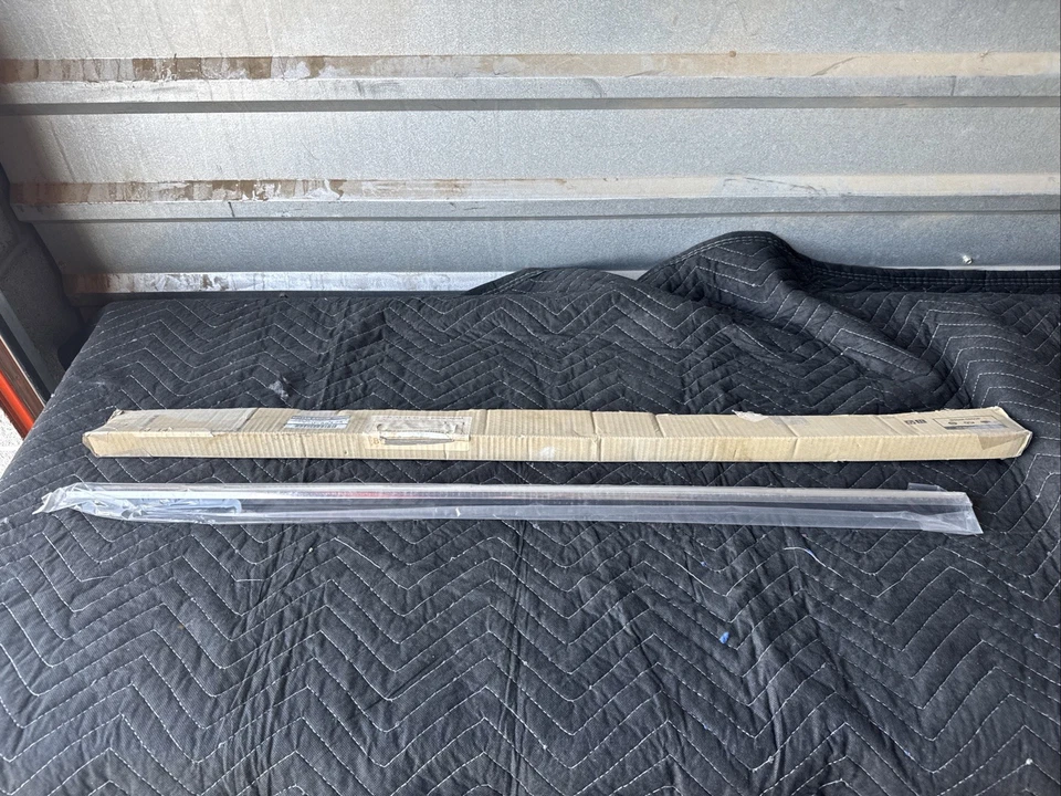 2014-2023 Infiniti Q50 Luxe RWD задняя правая дверь ремень внешний молдинг 82820-4GA0A - Изображение 2 из 3