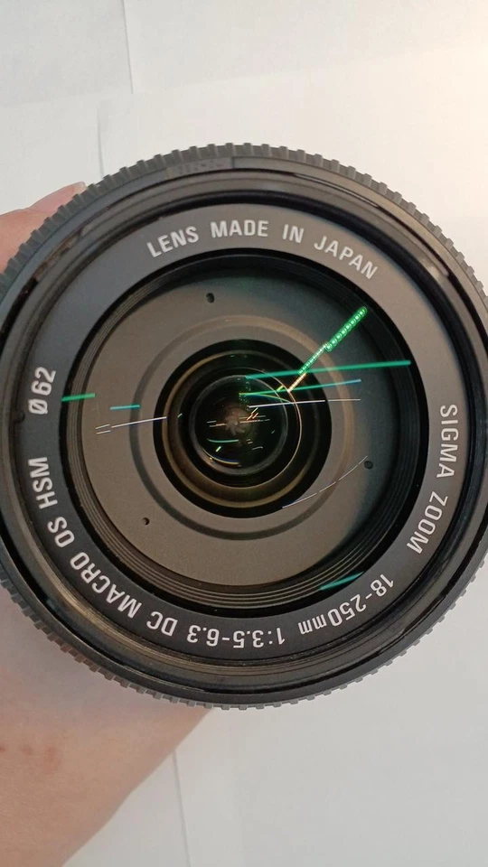 Sigma 18-250mm F3.5-6.3 DC Macro OS HSM - Image 2 of 4