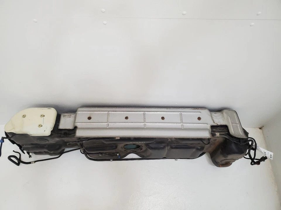 2017 - 2020 CADILLAC ESCALADE Fuel Tank Fits  ESV  - Image 2 of 4