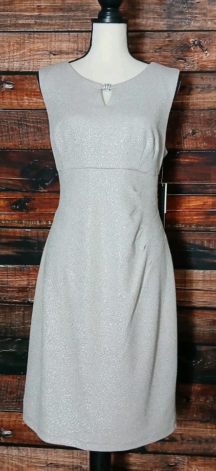 Vestido Vaina Scarlett Talla 14 Plateado Brillo Acanalado Forrado Cremallera Espalda Brillante Nuevo con Etiquetas Foto 3 de 4