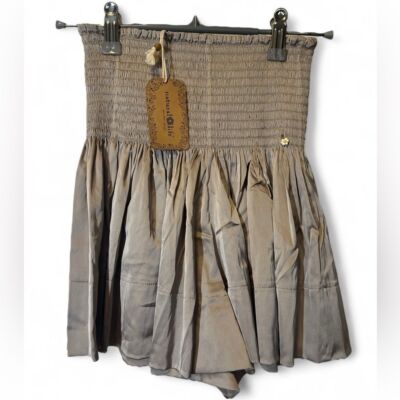 Natural Life Women Size XS Taupe Brown Smocked Flowy Silky Mini Skort w/ Daisy