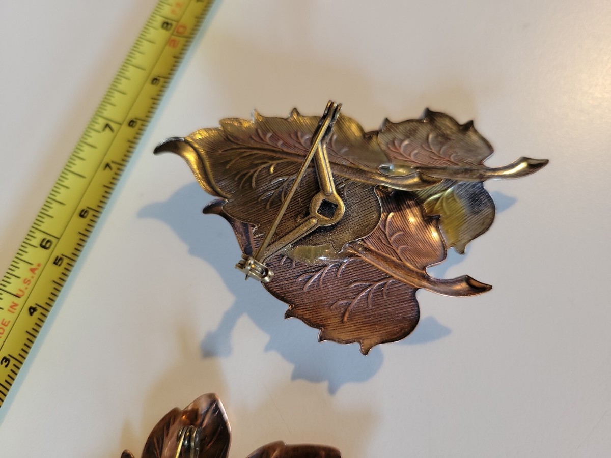 Tri-Color Metal Maple Leaf Fashion Brooch - Retro Enamel Lapel Pin For Women (2.32x2.44 Inches) - View #9