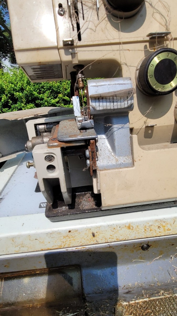 Vintage Heavy Duty Mini Lock FR-850L Model 850L Japan Sewing