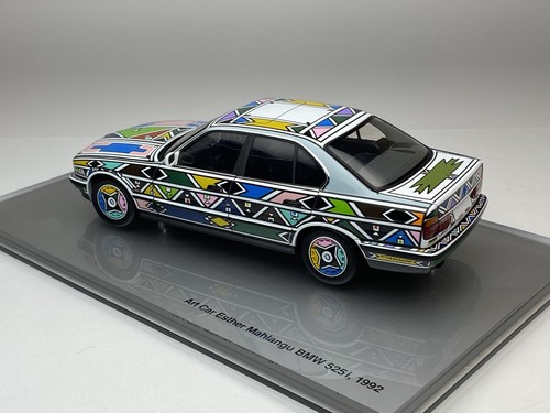 ART CAR 1/18 BMW 525i 1991 Esther Mahlangu (AUTOART NOREV GTSPIRT OTTO MINICHAMP - Imagen 2 de 7