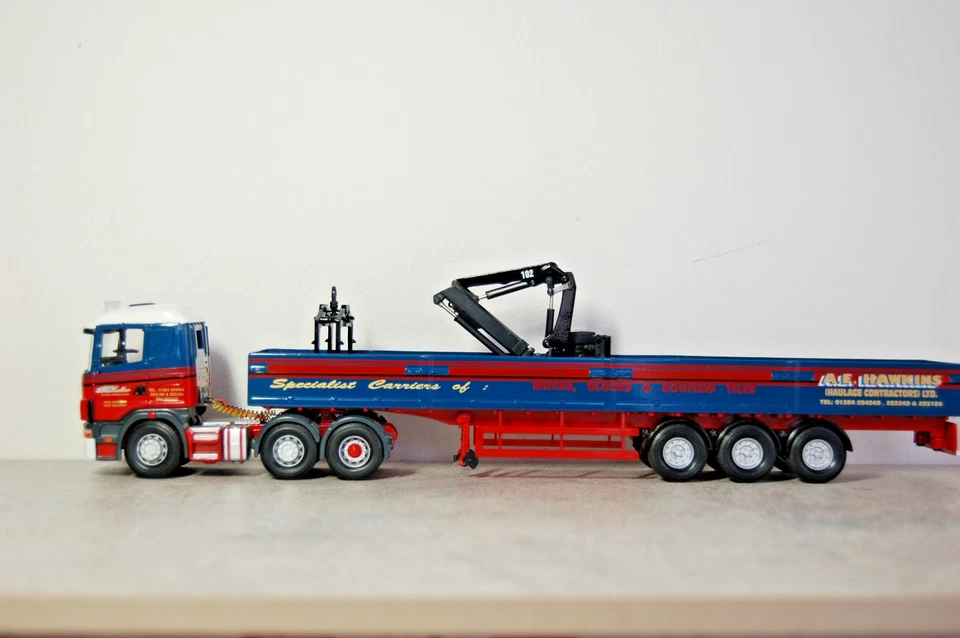 CORGI CC12223 SCANIA DROPSIDE CRANE TRAILER   A.E.A E HAWKINS - LIMITED EDITION - Image 4 of 4